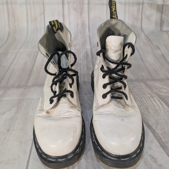 Dr Martens Wome White Leather Lace-Up Casual Block Heel Vintage Combat Boot - Picture 1 of 11